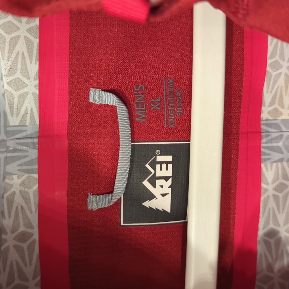 REI Men's Windbreaker Red size XL Hooded‎ image 3